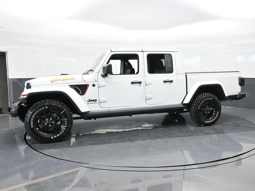 new 2024 Jeep Gladiator car, priced at $45,319