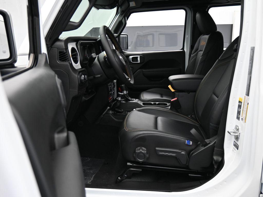 new 2024 Jeep Gladiator car, priced at $45,319