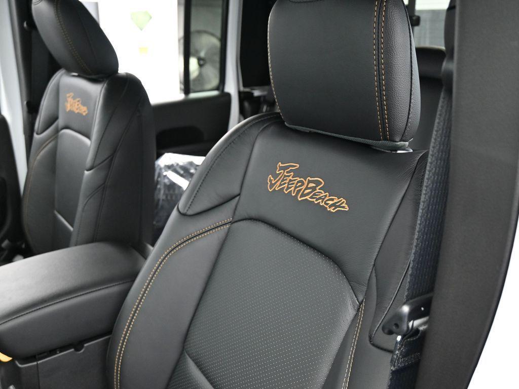 new 2024 Jeep Gladiator car, priced at $45,319