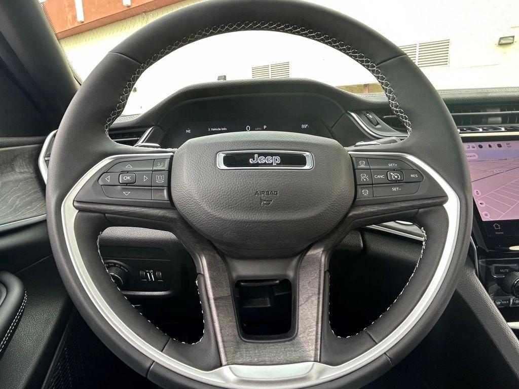 new 2025 Jeep Grand Cherokee car