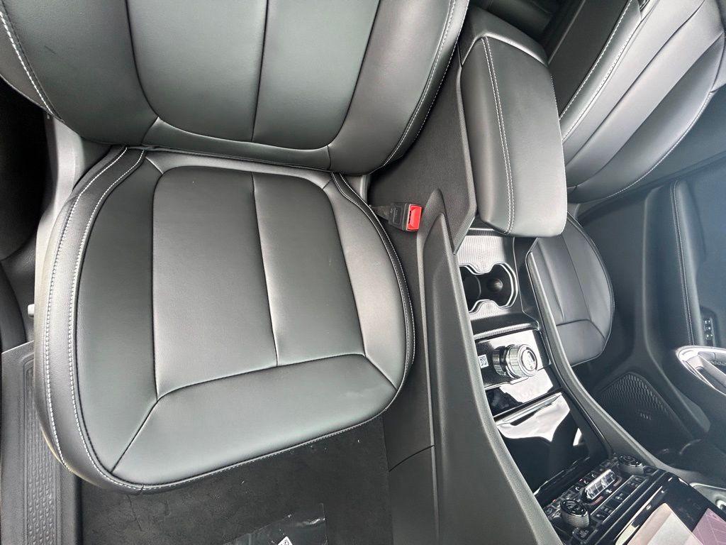 new 2025 Jeep Grand Cherokee car