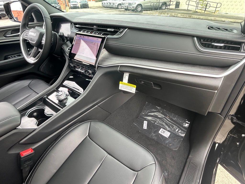 new 2025 Jeep Grand Cherokee car