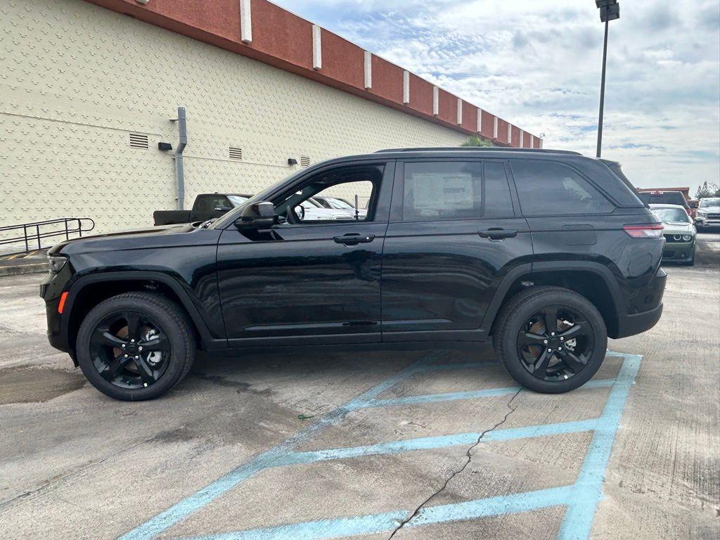 new 2025 Jeep Grand Cherokee car
