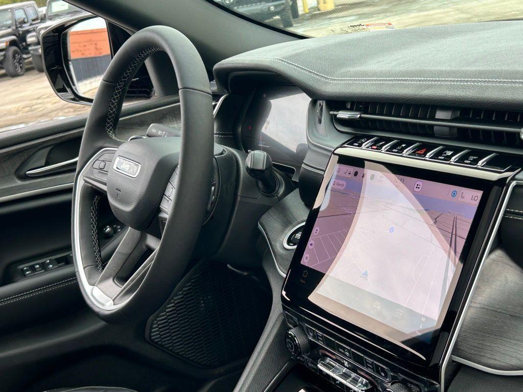 new 2025 Jeep Grand Cherokee car