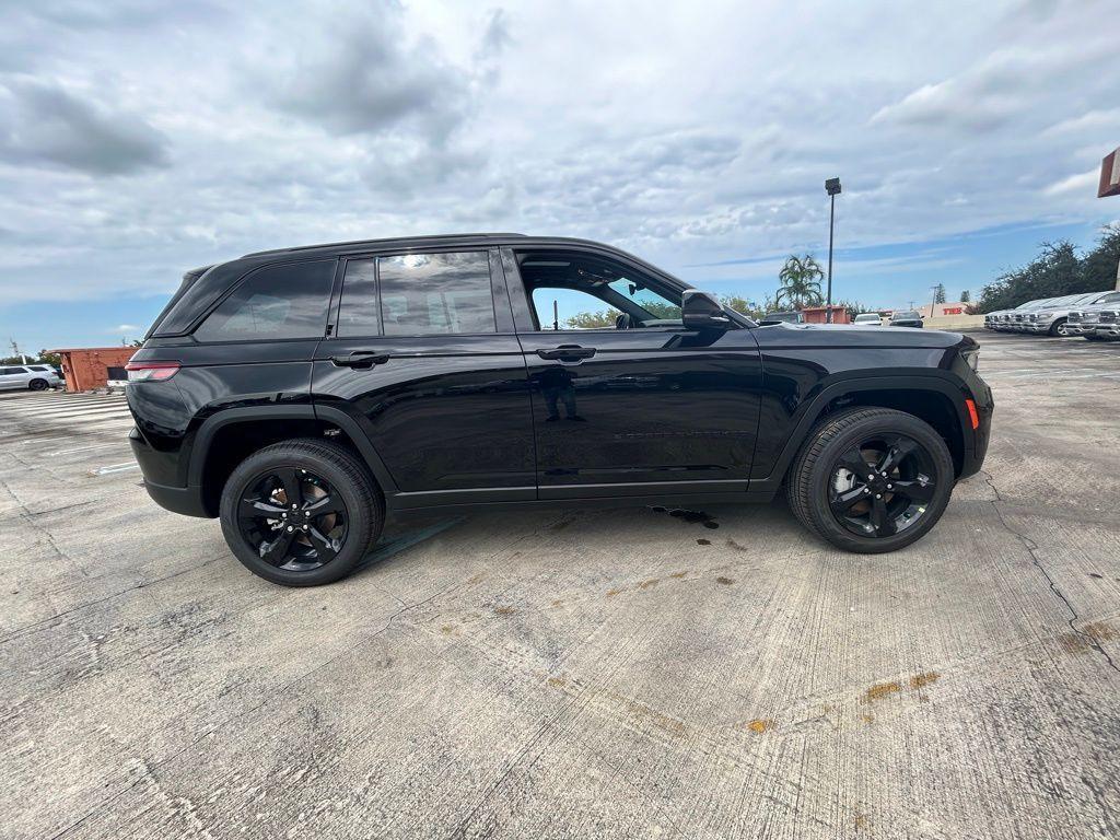 new 2025 Jeep Grand Cherokee car