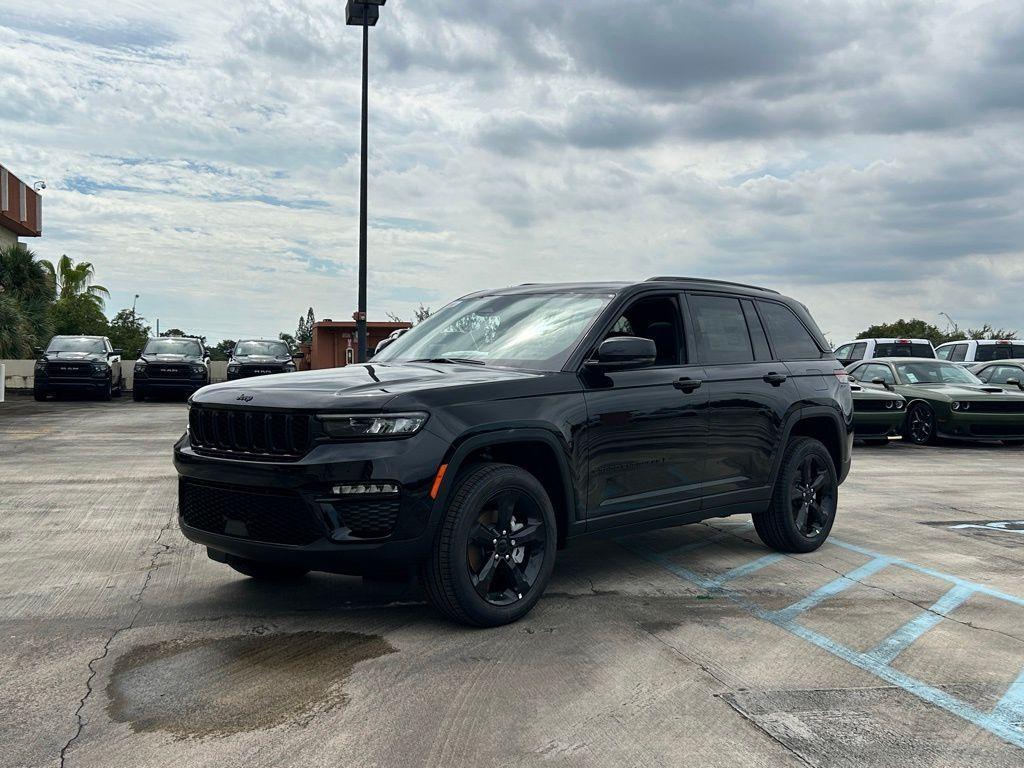 new 2025 Jeep Grand Cherokee car