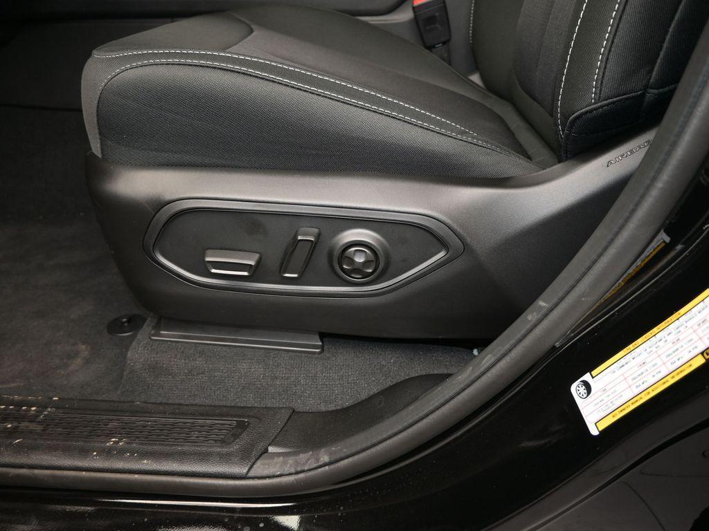 new 2025 Jeep Grand Cherokee L car