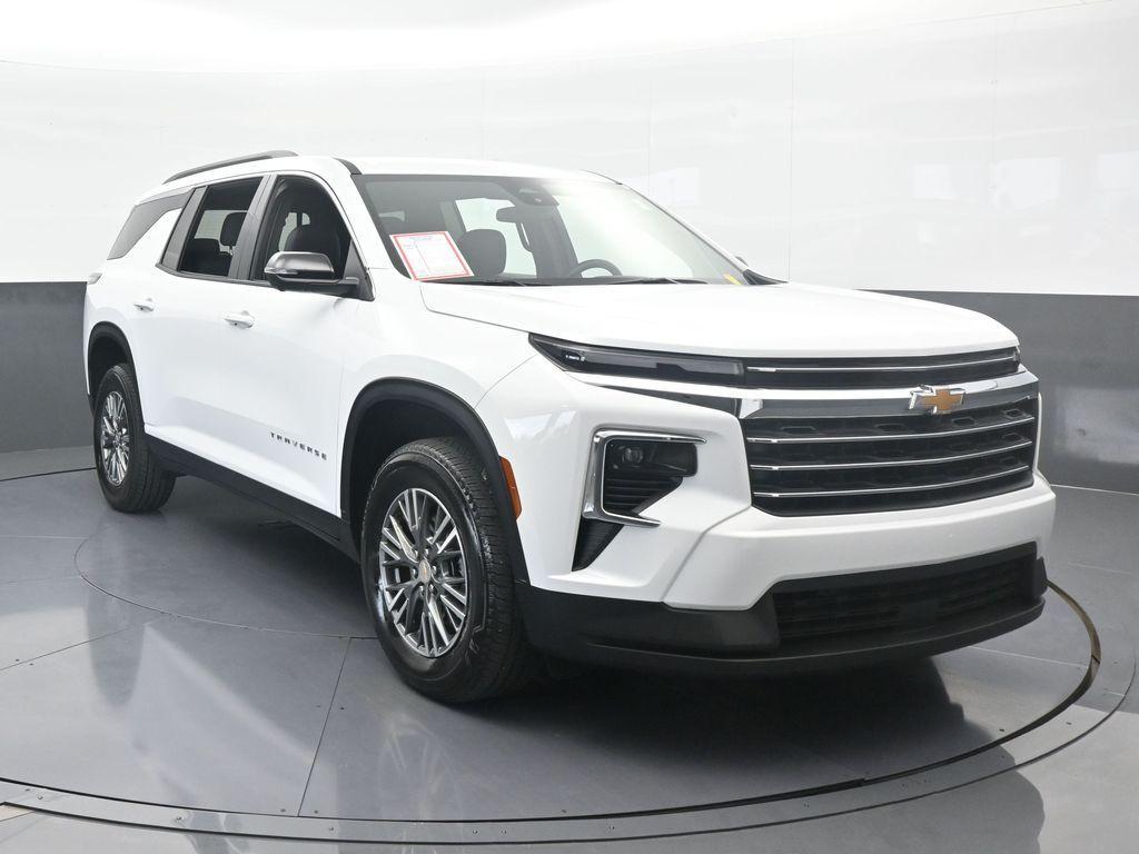 used 2024 Chevrolet Traverse car, priced at $34,843