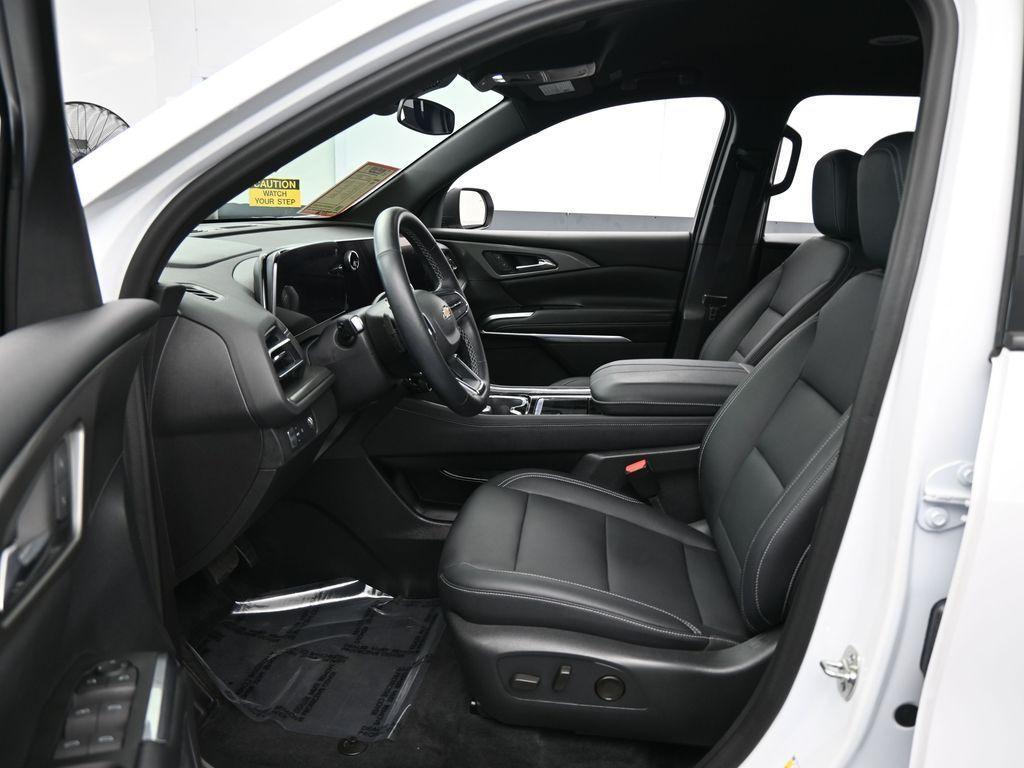 used 2024 Chevrolet Traverse car, priced at $34,843