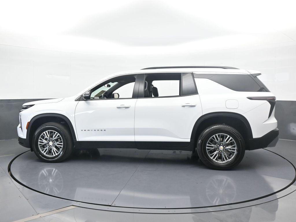 used 2024 Chevrolet Traverse car, priced at $34,843