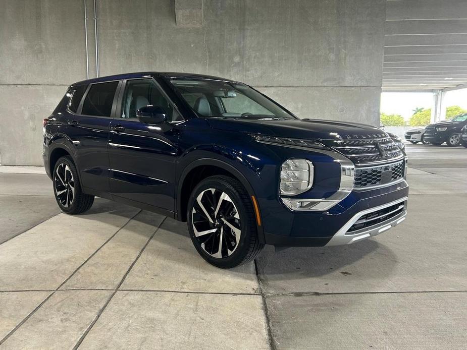 new 2024 Mitsubishi Outlander car, priced at $31,953