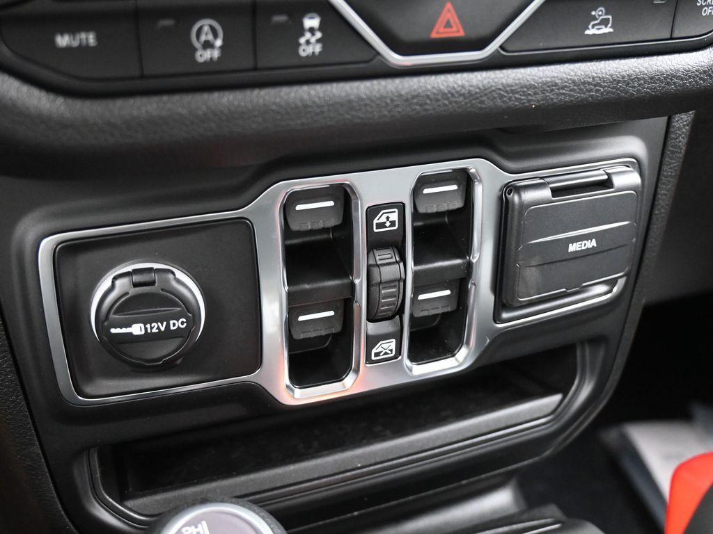 new 2025 Jeep Gladiator car