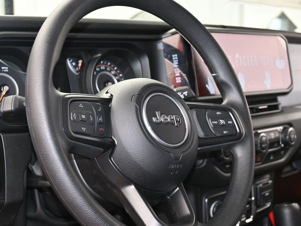 new 2025 Jeep Gladiator car