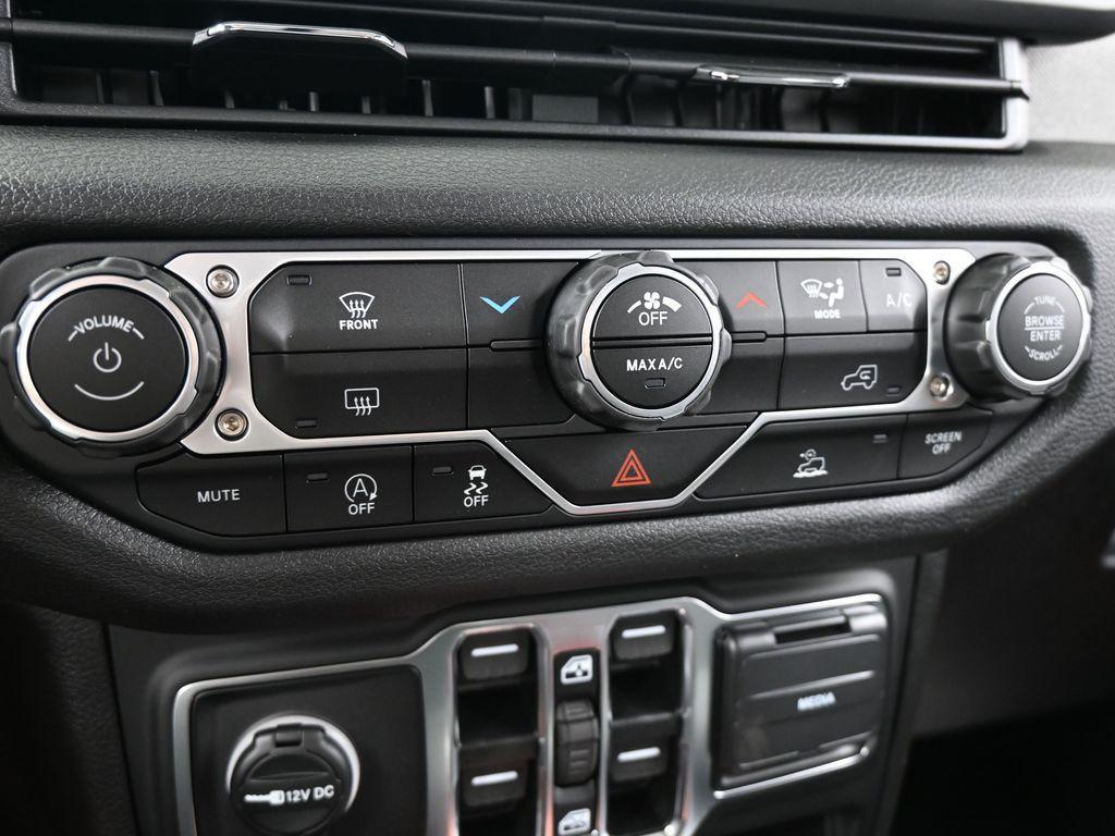 new 2025 Jeep Gladiator car