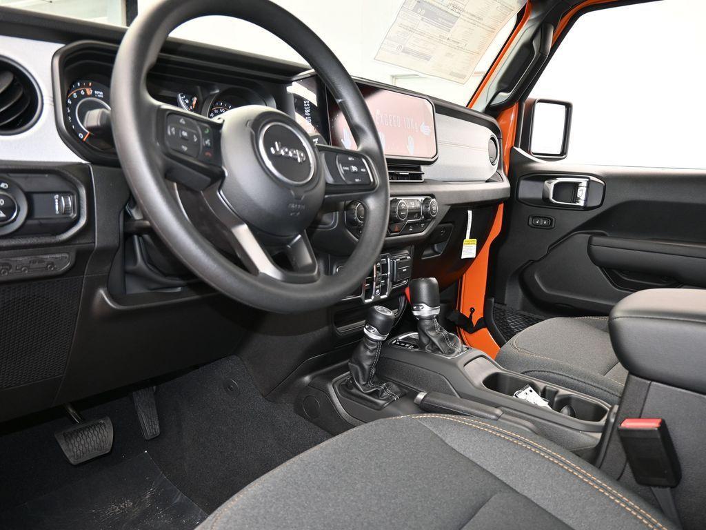 new 2025 Jeep Gladiator car