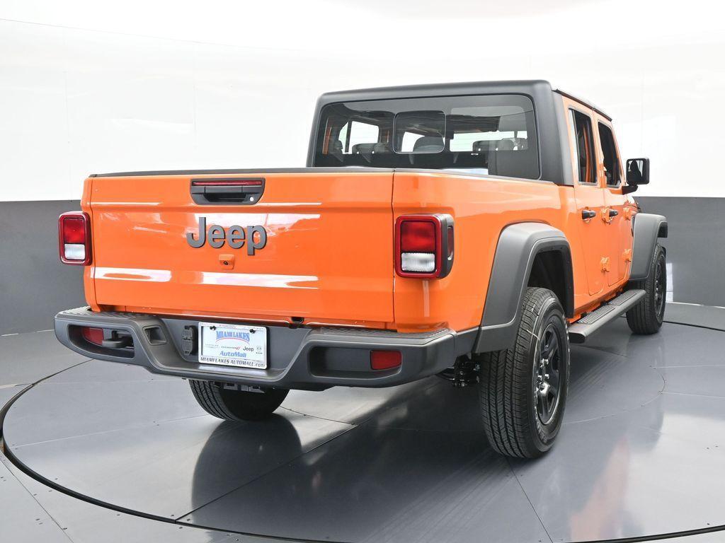 new 2025 Jeep Gladiator car