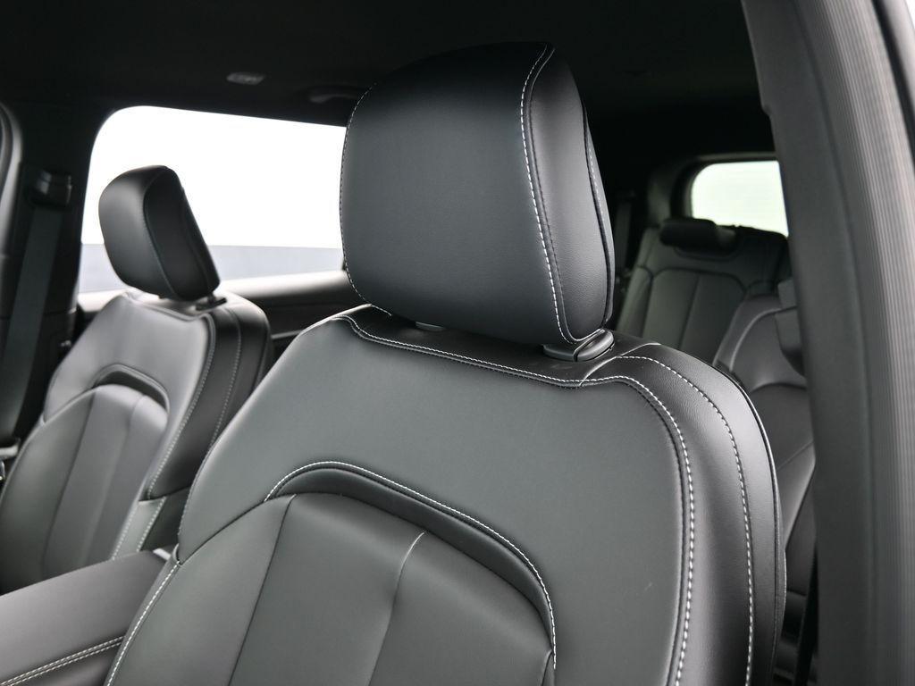 new 2025 Jeep Grand Cherokee L car