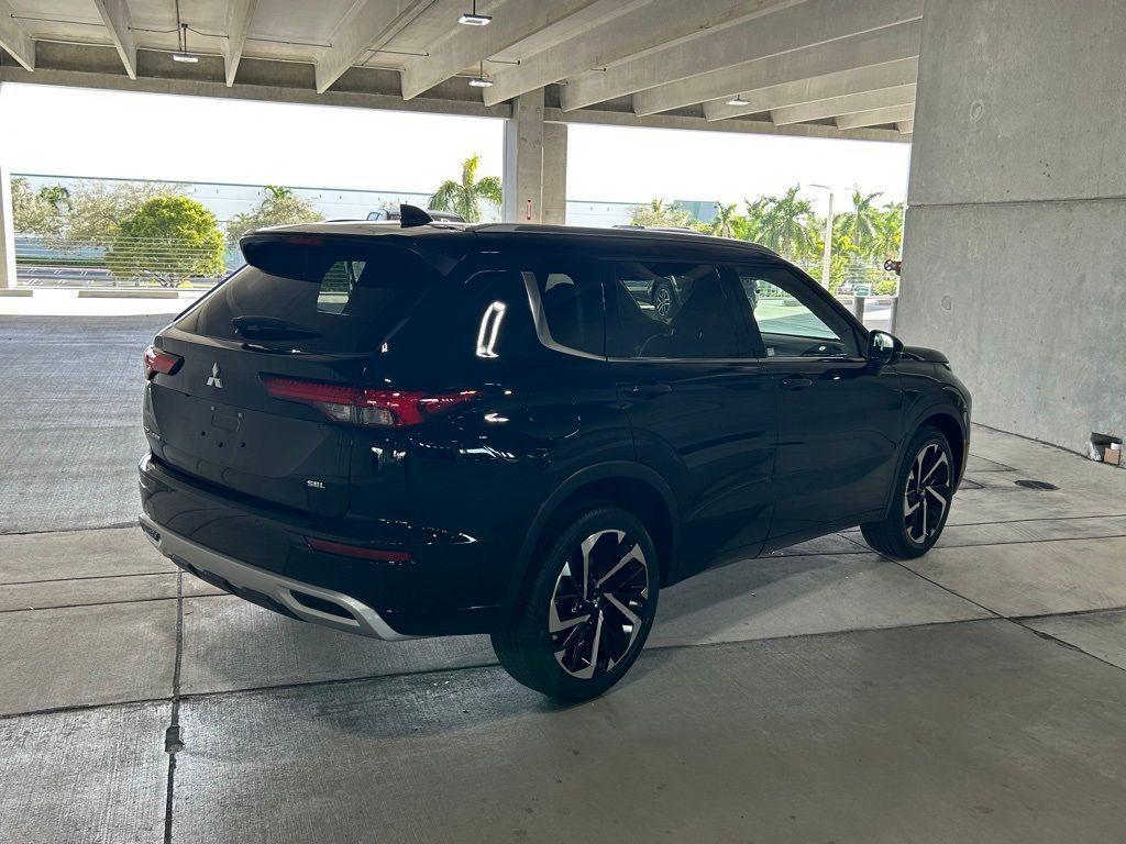 new 2024 Mitsubishi Outlander car, priced at $33,759