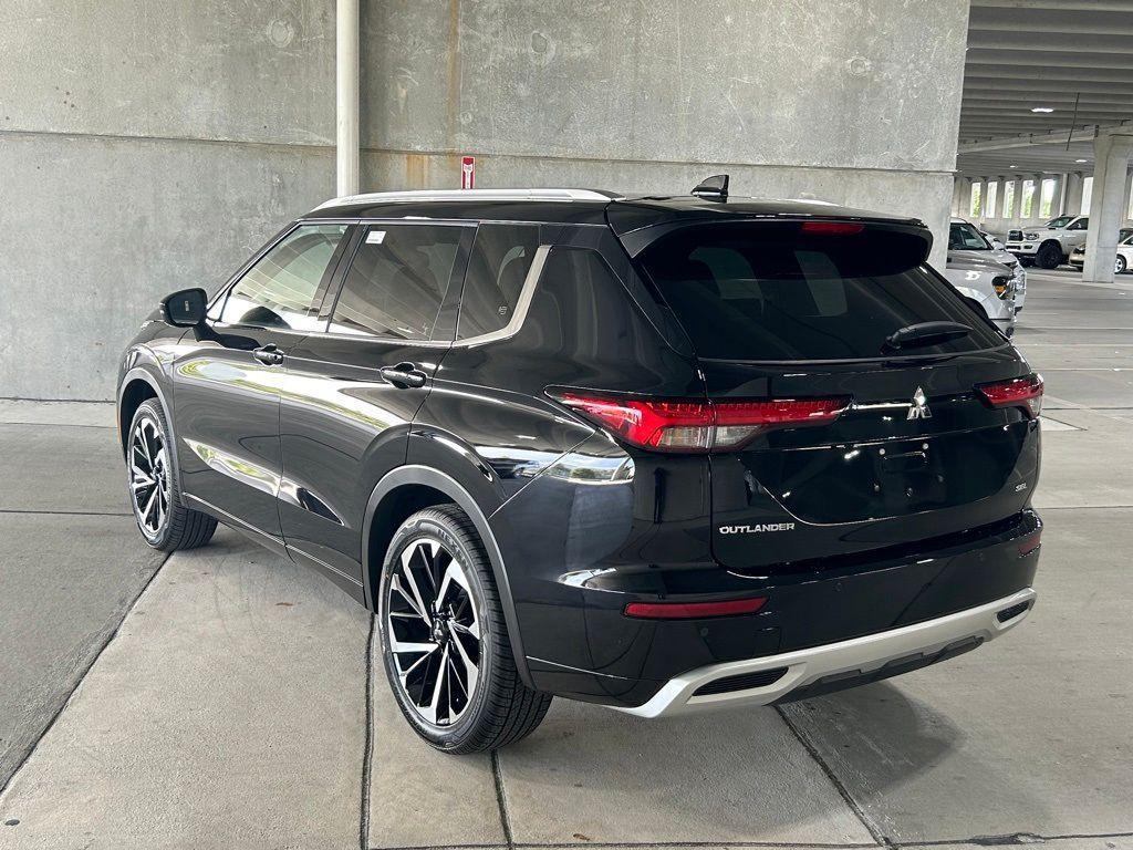 new 2024 Mitsubishi Outlander car, priced at $33,759