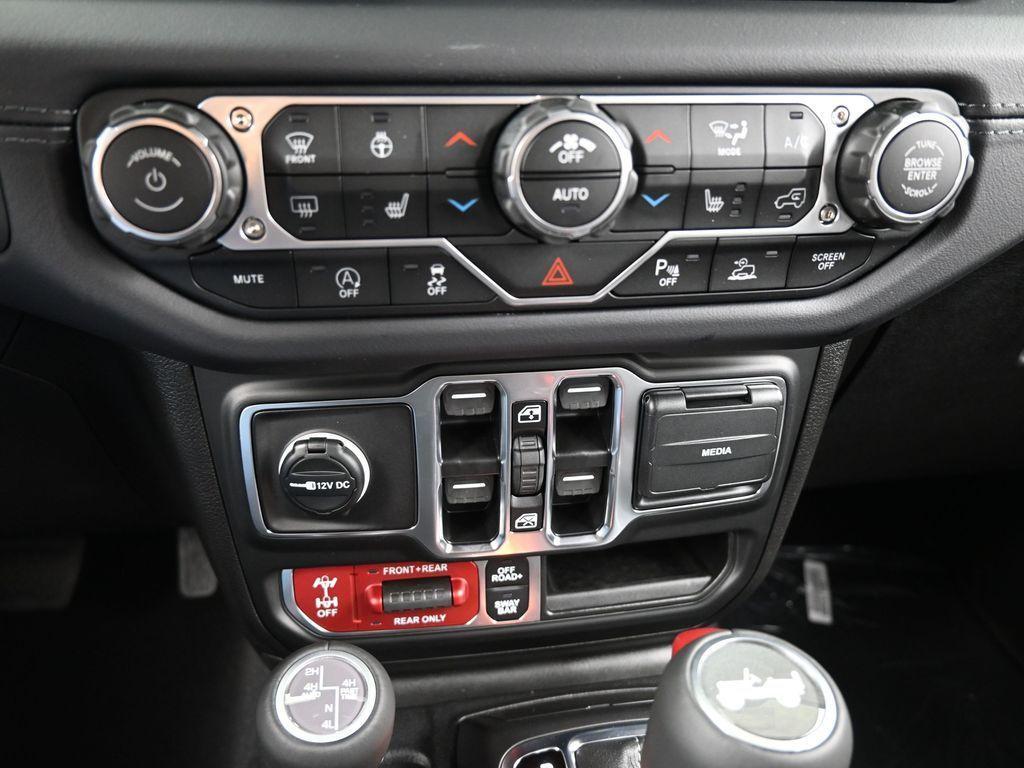 new 2025 Jeep Wrangler car