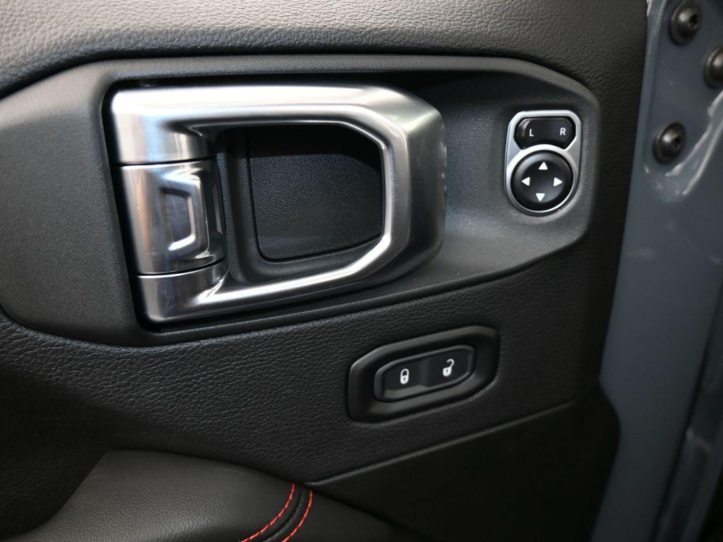 new 2025 Jeep Wrangler car