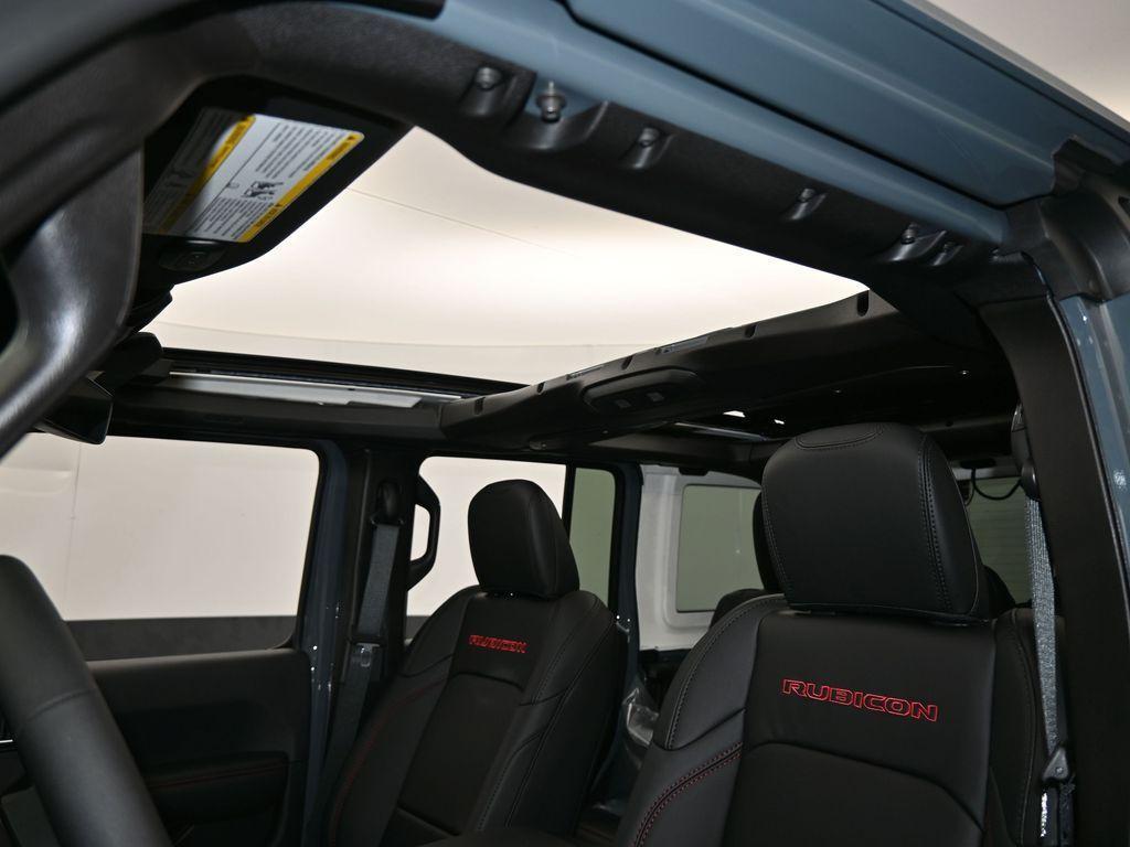 new 2025 Jeep Wrangler car