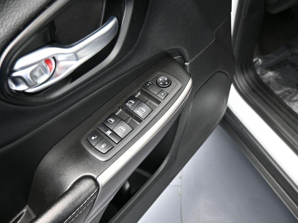 used 2021 Jeep Cherokee car, priced at $17,483