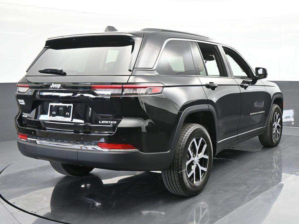 new 2024 Jeep Grand Cherokee car, priced at $44,081