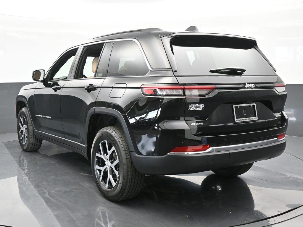 new 2024 Jeep Grand Cherokee car, priced at $44,081