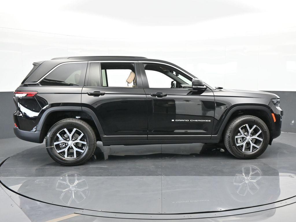 new 2024 Jeep Grand Cherokee car, priced at $44,081