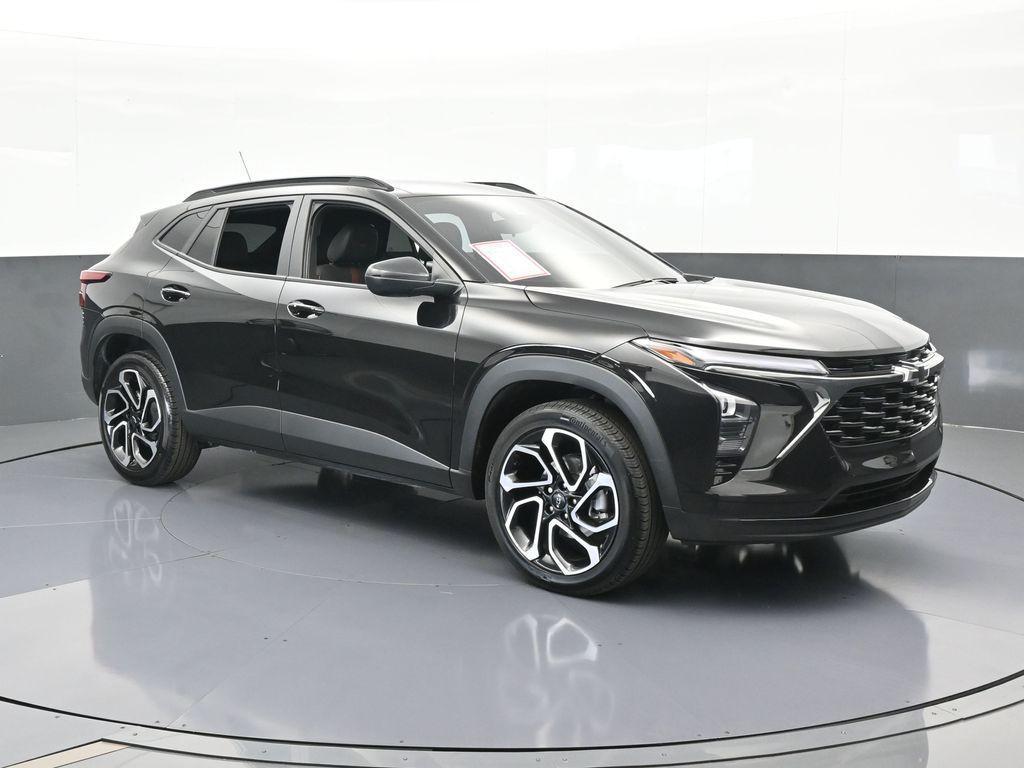 used 2025 Chevrolet Trax car, priced at $22,621