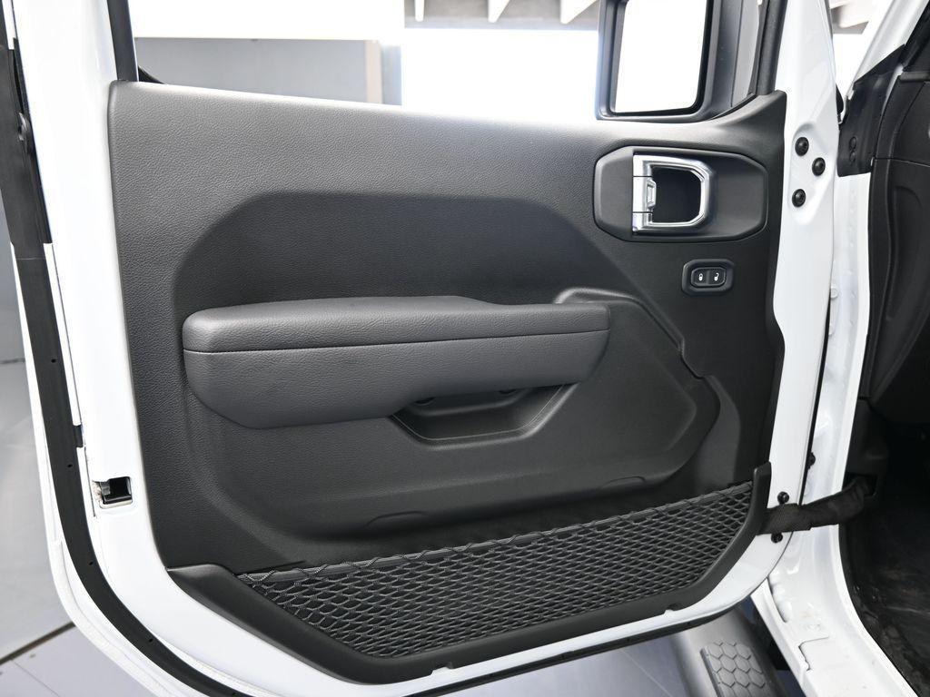 new 2025 Jeep Wrangler car, priced at $42,779