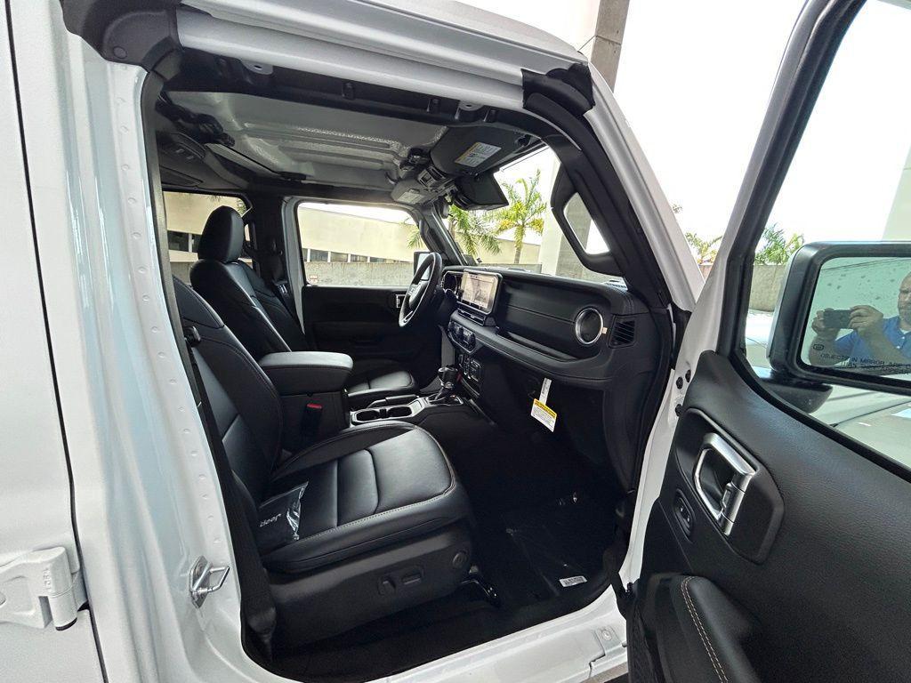 new 2025 Jeep Gladiator car, priced at $49,150
