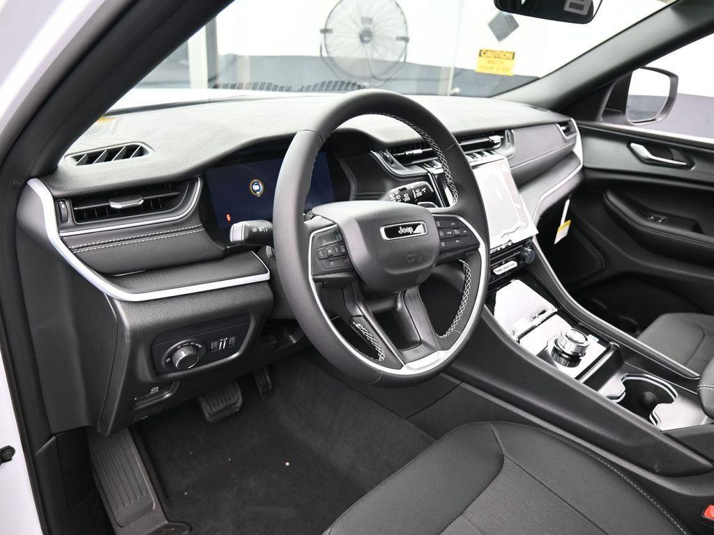 new 2025 Jeep Grand Cherokee L car