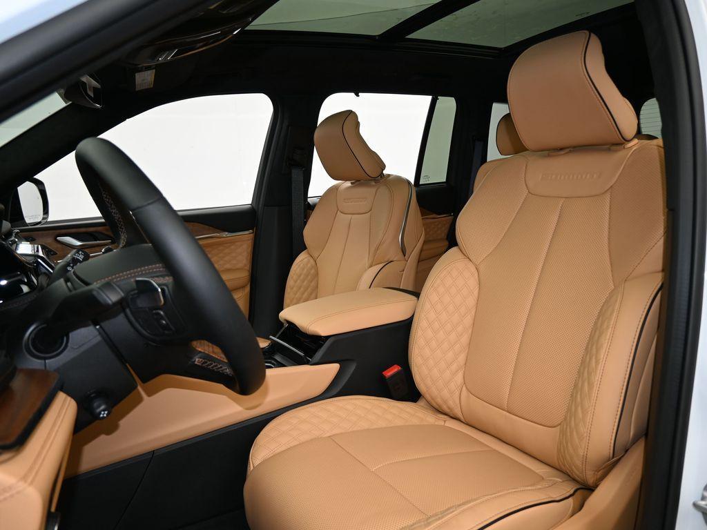 new 2025 Jeep Grand Cherokee car