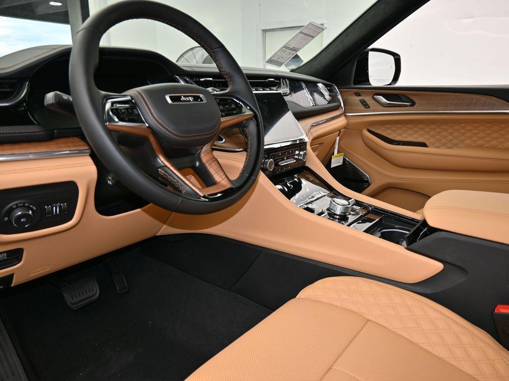 new 2025 Jeep Grand Cherokee car