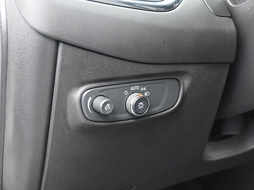 used 2021 Chevrolet Equinox car, priced at $14,495