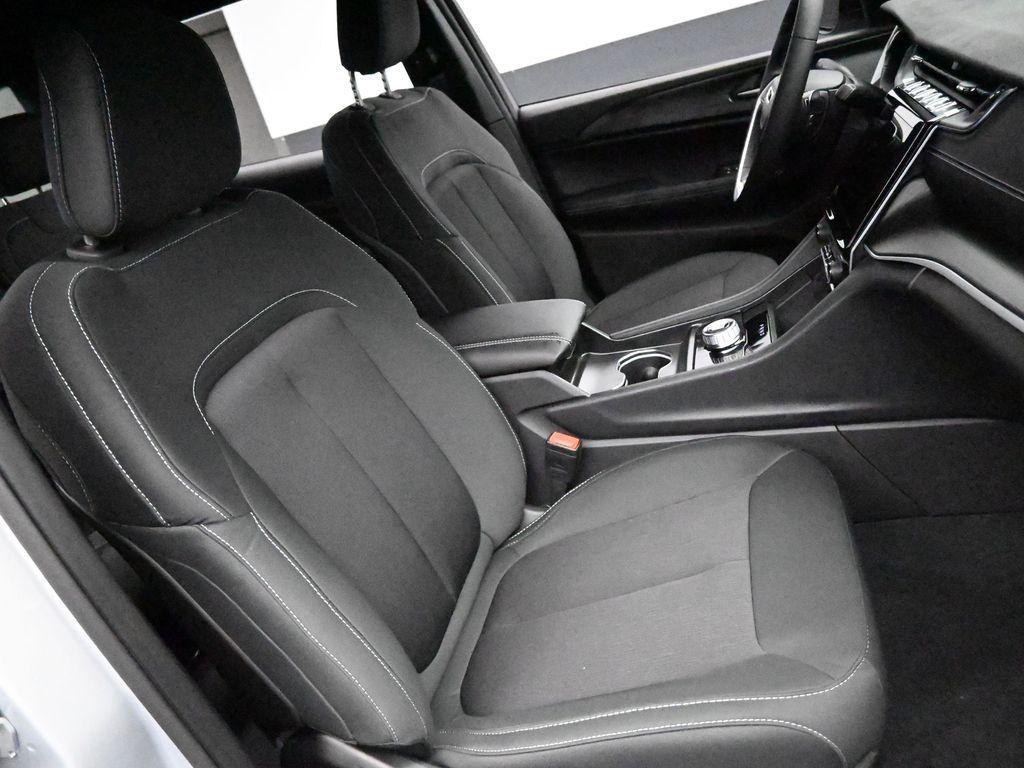 new 2024 Jeep Grand Cherokee L car, priced at $43,325