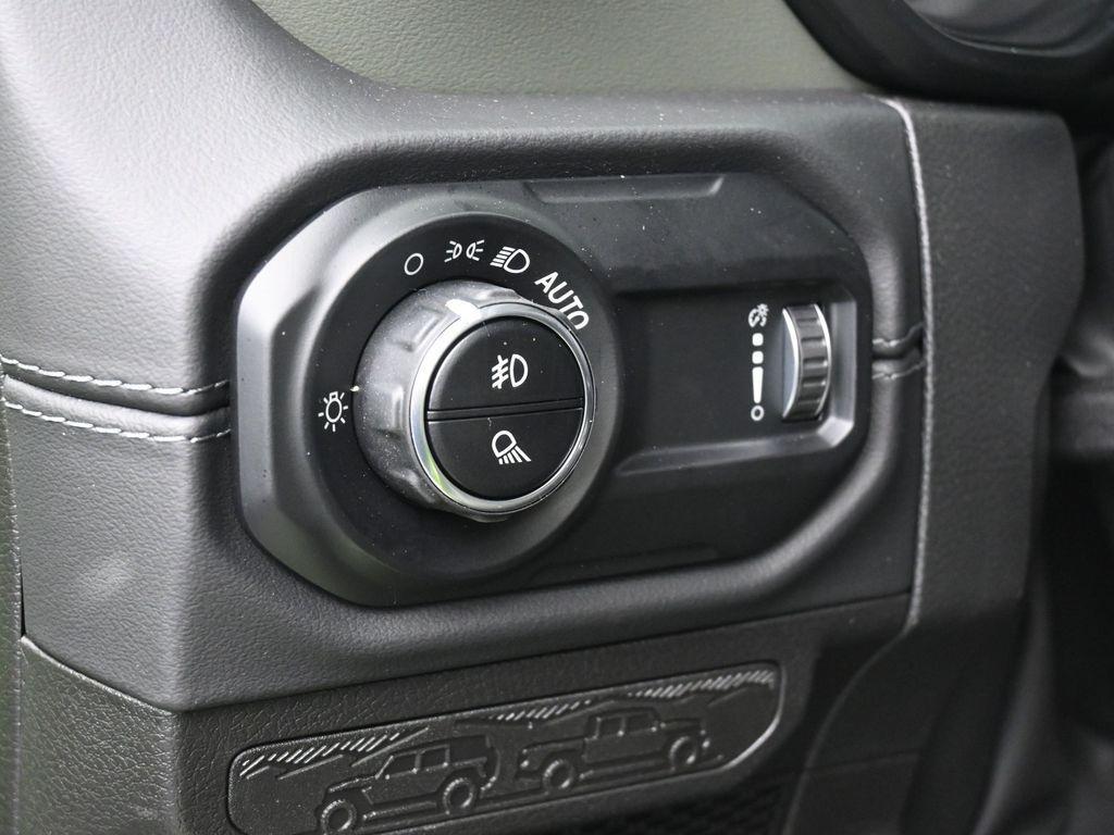 new 2025 Jeep Gladiator car