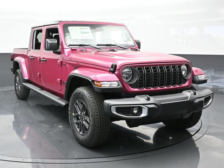 new 2024 Jeep Gladiator car, priced at $43,140