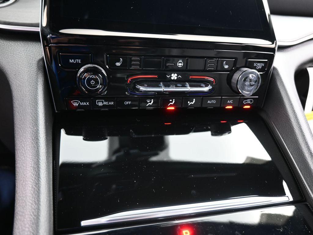 new 2025 Jeep Grand Cherokee car