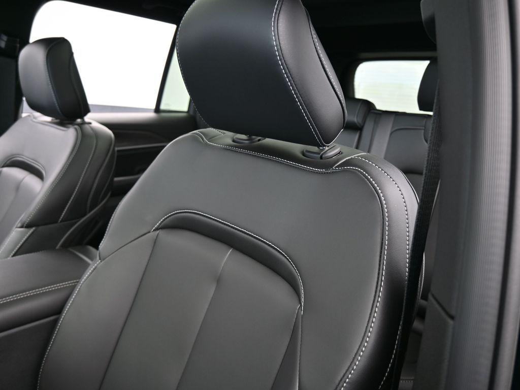 new 2025 Jeep Grand Cherokee car