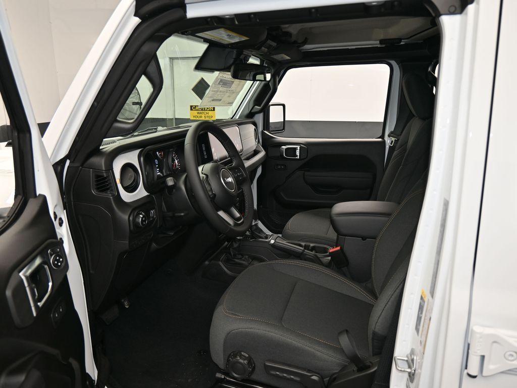 new 2025 Jeep Gladiator car