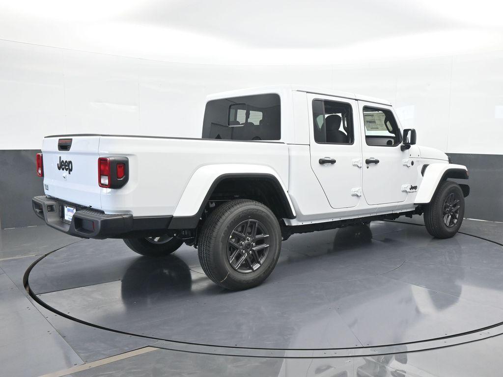 new 2025 Jeep Gladiator car