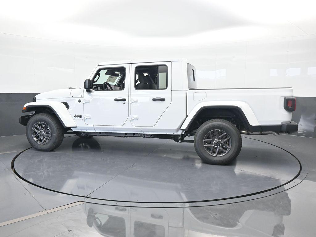 new 2025 Jeep Gladiator car