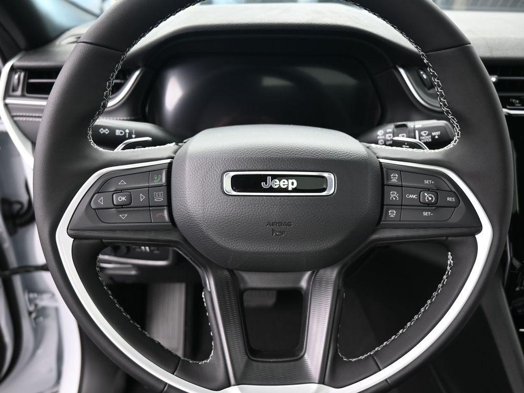 new 2025 Jeep Grand Cherokee L car