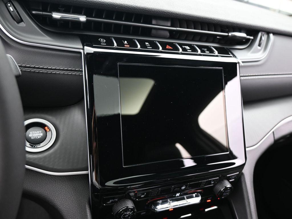 new 2025 Jeep Grand Cherokee L car