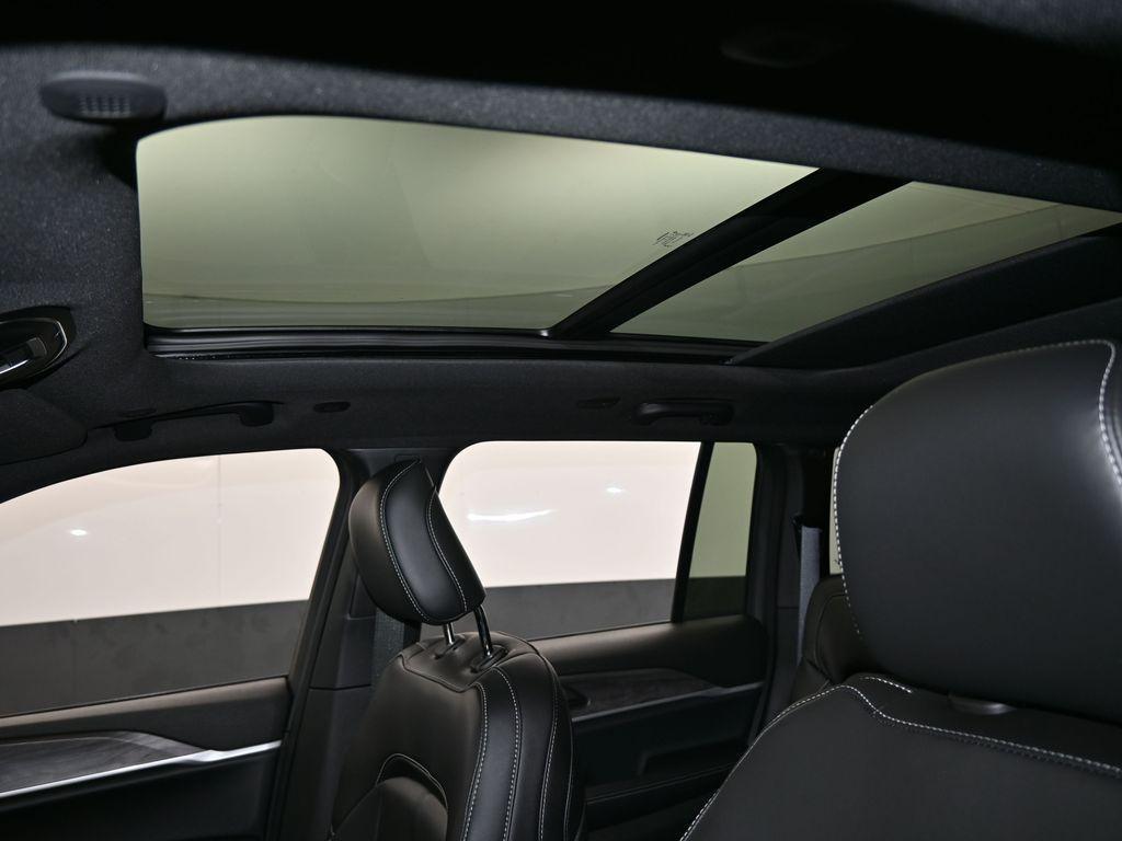 new 2025 Jeep Grand Cherokee car