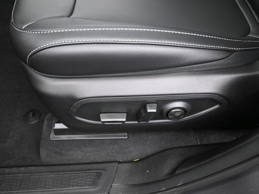 new 2025 Jeep Grand Cherokee car