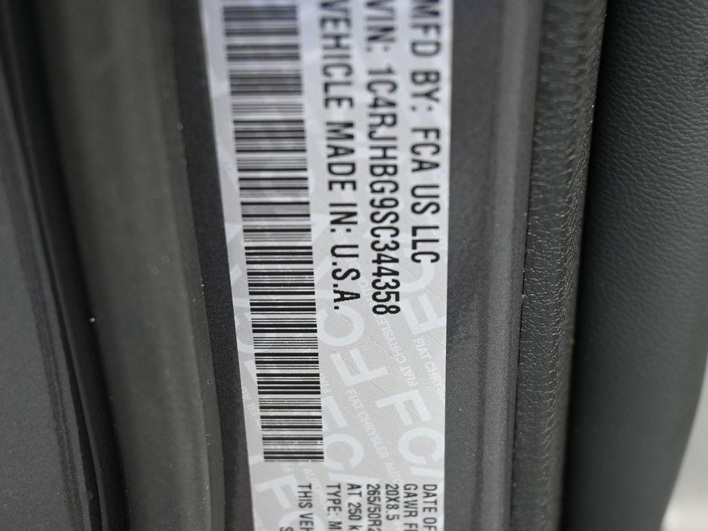 new 2025 Jeep Grand Cherokee car